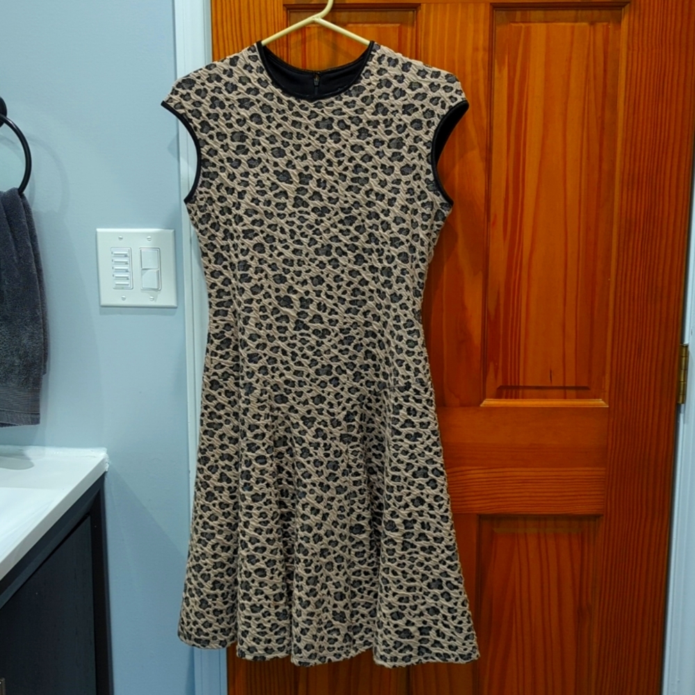 Leopard print dress 6P Gabby Skye